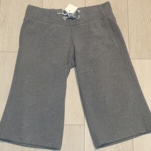 Lululemon Clam Diggers Crops Size 6